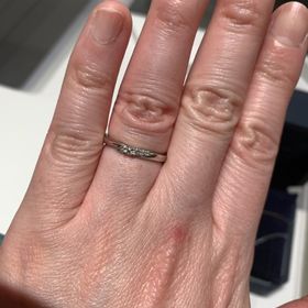 【銀座ダイヤモンドシライシの口コミ】 普段指輪をつけることが少ないので、なるべく違和感のないフィット感を求…