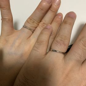 【銀座ダイヤモンドシライシの口コミ】 店員さんに、婚約指輪と重ね付けできるデザインのものをいくつか出して頂…