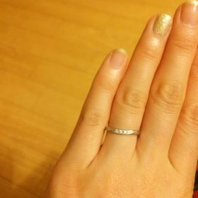 【MAHARAJA DIAMOND(マハラジャダイヤモンド)の口コミ】 ずばりデザインと金額。こだわりは無かったのですが、ややウェーブ気味の…