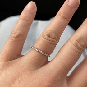 【アイプリモ(I-PRIMO)の口コミ】 デザインに一目惚れで、結婚指輪と重ね付けしたバランスがよかったので、…