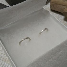 【renri(レンリ)の口コミ】 デザインや素材などかなり迷いましたが、サンプルを見られたので、見てか…