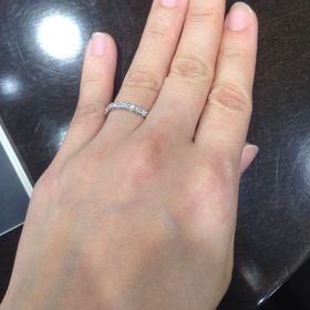 【LUCIE(ルシエ)の口コミ】 ハーフエタニティーリングにしてはかなりお手頃でした。また派手すぎない…