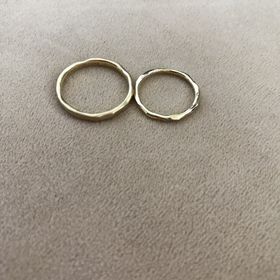 【towa et toi(トワエトワ)の口コミ】 色はゴールド、デザインはシンプルな物で探していました。仕事がら毎日付…