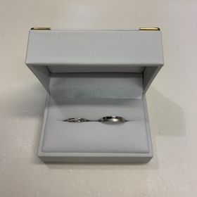 【Mariage ent(マリアージュエント)の口コミ】 いろんなブランドの指輪を見せていただいた中で、お互いに気に入ったデザ…