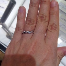 【LUCIE(ルシエ)の口コミ】 今までシンプルなものばかり見ていたので、少しデザイン性があって、ファ…