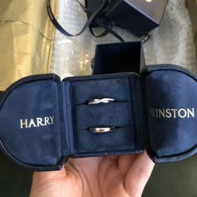 【ハリー・ウィンストン(Harry Winston)の口コミ】 購入したトリストワンロウリングは、ファッションリングのようなデザイン…