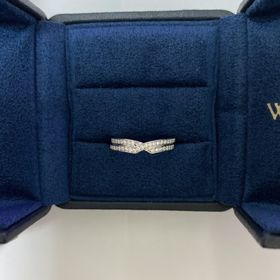 【ハリー・ウィンストン(Harry Winston)の口コミ】 存在感がありダイヤの輝きはどの角度からでもしっかり輝いてます。婚約指…