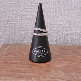 【エクセルコダイヤモンド(EXELCO DIAMOND)の口コミ】 とっても可愛くて一目惚れで購入しました。
特に男性用のリングに艶消しが…