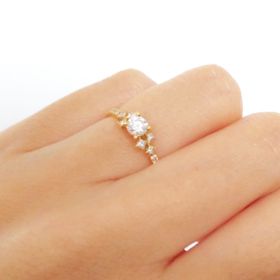 【AHKAH(アーカー)の口コミ】 自分が星系モチーフ好きなのもあり、アーカー独自のダイヤを星に見立てた…