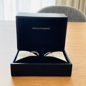 【エクセルコダイヤモンド(EXELCO DIAMOND)の口コミ】 事前に見ていたデザインのものでしたが、指通りの引っ掛かりのなさ、ダイ…
