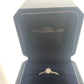【銀座ダイヤモンドシライシの口コミ】 婚約指輪を選ぶにあたり、ストレートタイプのダイヤモンドが中央に1つの指…