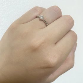 【アイプリモ(I-PRIMO)の口コミ】 私の指を見て、店員さんがお薦めしてくださった細身のデザインです。先に…