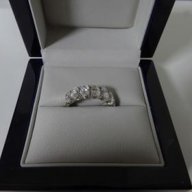 【CHARの口コミ】 元々海外ブランドには興味がなく、指輪は国内ブランドで検討をしていまし…