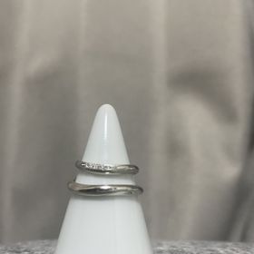 【ケイウノ ブライダル(K.UNO BRIDAL)の口コミ】 指にフィットすると感じたウェーブ型デザインの指輪をえらびました。指輪…