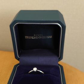 【銀座ダイヤモンドシライシの口コミ】 Smiling Cherryでダイヤモンドは0.193カラットです。
とにかくシンプルな…