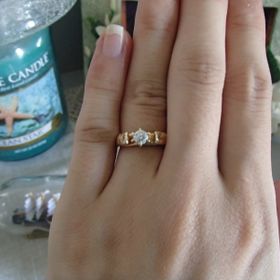 【レザンジュの口コミ】 主人はハワイでプロポーズの際にサプライズしたかったそうですが指が細く…