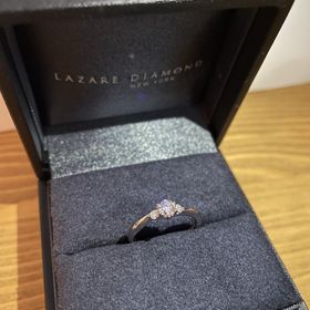 【ラザール ダイヤモンド(LAZARE DIAMOND)の口コミ】 ウェーブで普段使いもしやすいものを探して、何件か回っていました。
細さ…