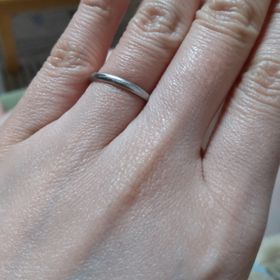 【ティファニー(Tiffany & Co.)の口コミ】 主人が同じデザインと素材のサイズ違いが絶対いいと譲らなかったので、そ…