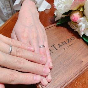 【TANZO.(鍛造指輪)の口コミ】 ハード鍛造製法の、S字カーブ、面取り、3ミリ幅、プラチナ素材です。男12.…