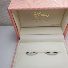 【ケイウノ ブライダル(K.UNO BRIDAL)の口コミ】 デザインが気に入りました。華奢でかつキラキラ、派手すぎず、上品につけ…