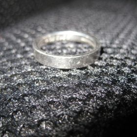 【ティファニー(Tiffany & Co.)の口コミ】 生涯使うものなので、シンプルで飽きないものを探しました。

プラチナ✖ゴ…