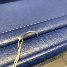 【銀座ダイヤモンドシライシの口コミ】 指輪のデザインがとても気に入りました。
付けた時に指輪が細みなので指が…