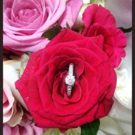 【エクセルコダイヤモンド(EXELCO DIAMOND)の口コミ】 今の主人がサプライズで用意してくれたエンゲージリングが「サンドリヨン…