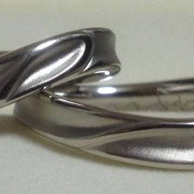 【ケイウノ ブライダル(K.UNO BRIDAL)の口コミ】 オーダーメイドで世界に1組しかない指輪を作れること、また、好きなディズ…