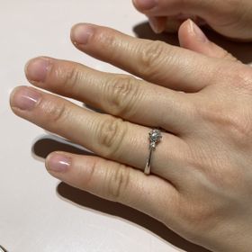【TRECENTI(トレセンテ)の口コミ】 0.2カラットのダイヤモンドがのっていたので少し小さいかなと思っていまし…