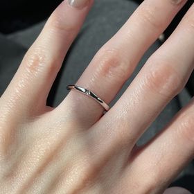 【HOSHI no SUNA 星の砂(ほしのすな)の口コミ】 シンプルなデザインが好きで、石もあまり主張が強く無いものを探していた…