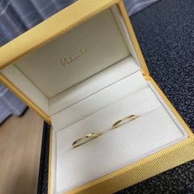 【ケイウノ ブライダル(K.UNO BRIDAL)の口コミ】 婚約指輪との重ね付けがしたくてしっくり来る指輪を探いました。
最初ひね…