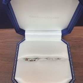 【ヴァンドーム青山(VENDOME AOYAMA)の口コミ】 着け心地が良かったのと
ダイヤが他のところより綺麗にみえました。

サイ…