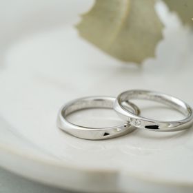 【THREE TREES(スリーツリーズ)の口コミ】 あらかじめ決めていた作りたい指輪のデザインをオーナーさんに伝えて作っ…