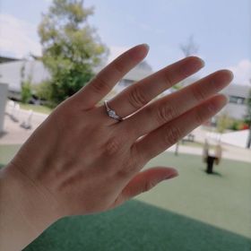 【TOMOE(トモエ)の口コミ】 婚約者と同じ名前の指輪を見つけて即決しました。幸せを願うこころに笑み…