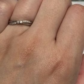 【STAR JEWELRY(スタージュエリー)の口コミ】 真ん中にダイヤモンドの星が2つあり、天の川のようなウェーブのデザインが…