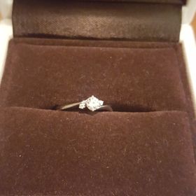 【アイプリモ(I-PRIMO)の口コミ】 丁寧に指輪の種類や指のサイズ、私たちに似合う指輪
をさがしてくださり、…