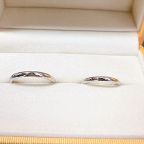 【ケイウノ ブライダル(K.UNO BRIDAL)の口コミ】 最初は違うデザインの指輪を目的に来店させて頂きましたが色んなタイプの…