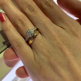 【ヴァン クリーフ＆アーペル(Van Cleef & Arpels)の口コミ】 一番下のグレードでも4Cは素晴らしいものしかありません。何故か写真映え…