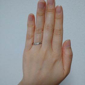 【俄(にわか)の口コミ】 一生身に付けるものなので、シンプルかつ飽きのこないデザインを探してい…