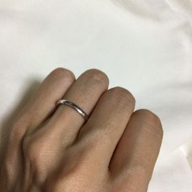 【ジュエリーツツミ(JEWELRY TSUTSUMI)の口コミ】 シンプルなデザインのリングなのですが、リング幅によって見た目にだいぶ…