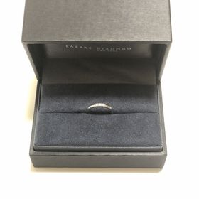 【ラザール ダイヤモンド(LAZARE DIAMOND)の口コミ】 光に当たるとキラキラとラメのように綺麗に光るところが気に入り、購入し…