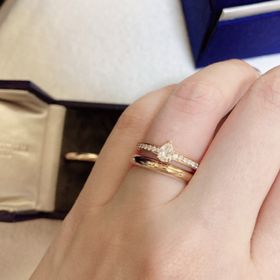 【ショーメ(CHAUMET)の口コミ】 ヨーロッパの方のリングの多くはゴールドなので、ゴールドというポイント
…