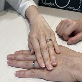 【TOMOE(トモエ)の口コミ】 彼女と他のブランドなど色々試着してみた結果、こちらの和を意識した指輪…