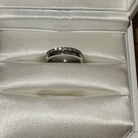 【STAR JEWELRY(スタージュエリー)の口コミ】 ストレートのデザインで将来年老いてもつけていて違和感がなさそうなもの…