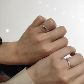 【4℃ BRIDAL(ヨンドシーブライダル)の口コミ】 指輪探しを開始し、はじめて伺ったのがこちらの店舗だったのですが、非常…