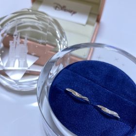 【ケイウノ ブライダル(K.UNO BRIDAL)の口コミ】 シンプルなストレートラインは好みではなく、少し捻りのあるタイプに一目…