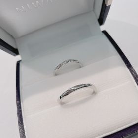 【俄(にわか)の口コミ】 細身のラインにさりげないダイヤがキラキラしてて可愛かったです！
ゆるい…