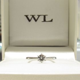 【輪-RIN-の口コミ】 タイプの違う指輪を色々試着しつつ悩みましたが、石との相性なども考え、…