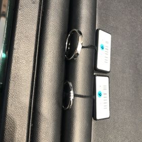 【ラザール ダイヤモンド(LAZARE DIAMOND)の口コミ】 指輪の真ん中にダイヤがあり、なめらかで柔らかい感じのデザインをしてい…