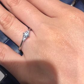 【銀座ダイヤモンドシライシの口コミ】 ちょっとしたお出かけの時にも着けられる比較的シンプルで、年齢を重ねて…